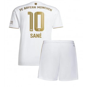 Bayern Munich Leroy Sane #10 babykläder Bortatröja barn 2022-23 Korta ärmar (+ Korta byxor)